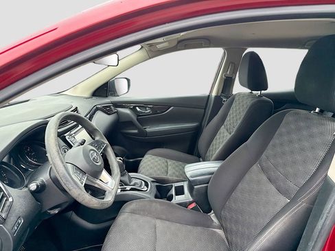 Used 2020 Nissan Rogue Sport SV image 9