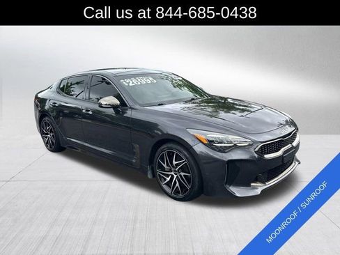 Used 2022 Kia Stinger GT-Line w/ Sun & Sound Package RWD image 3