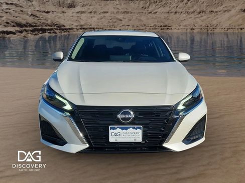 Used 2023 Nissan Altima 2.5 SL image 2