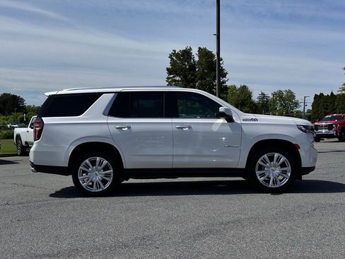 Used 2021 Chevrolet Tahoe High Country w/ Premium Package AWD/4WD image 3