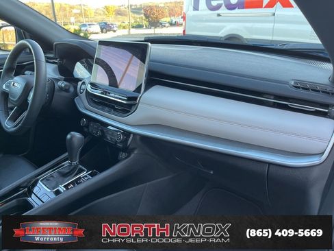 Used 2024 Jeep Compass Limited image 28