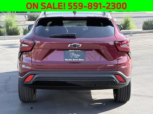 Used 2024 Chevrolet Trax RS FWD image 6