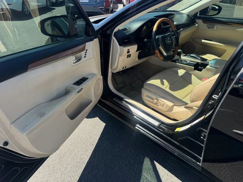 Used 2013 Lexus ES 300h w/ Luxury Pkg FWD image 20