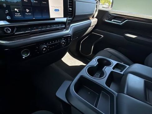 Used 2024 Chevrolet Silverado 1500 LT AWD/4WD image 15