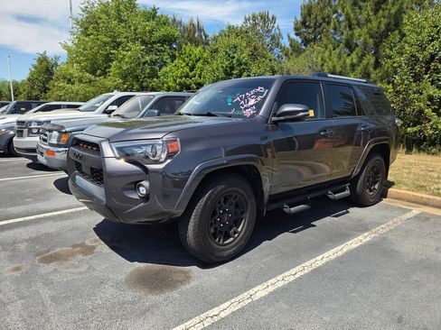 Used 2022 Toyota 4Runner SR5 Premium w/ Moonroof Package RWD image 3