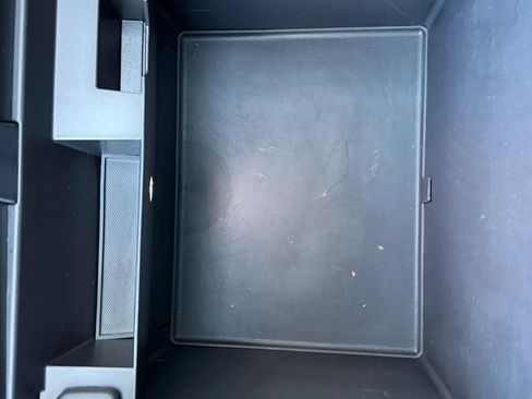 Used 2017 GMC Yukon XL Denali w/ Open Road Package image 25