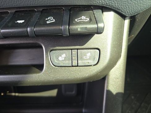 Used 2022 Chevrolet Colorado Z71 w/ Safety Package image 13