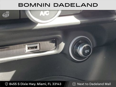 Used 2022 Alfa Romeo Giulia Ti image 25
