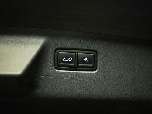 Used 2025 Hyundai Santa Fe SEL FWD image 8