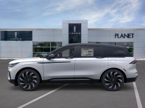 New 2026 Lincoln Nautilus Reserve w/ Jet Appearance Package AWD/4WD image 3