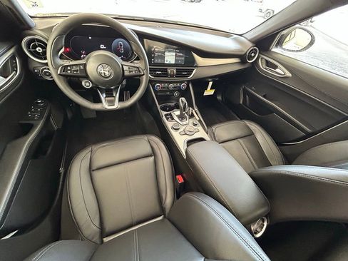 New 2025 Alfa Romeo Giulia w/ Driving Assist Package image 27