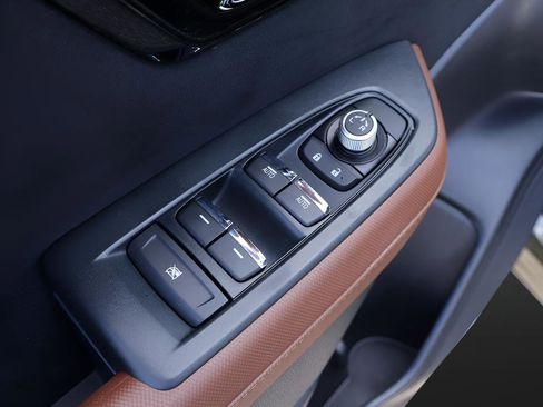 Certified 2025 Subaru Forester Touring AWD/4WD image 11