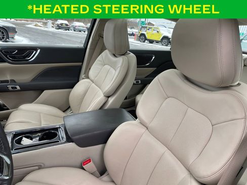 Used 2019 Lincoln Continental Select w/ Continental Climate Package image 17