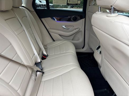 Used 2021 Mercedes-Benz GLC 300 4MATIC image 37