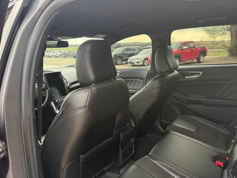 Used 2021 Ford Edge ST image 13