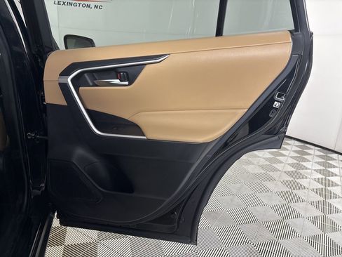 Used 2019 Toyota RAV4 XLE image 27