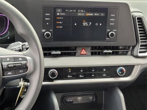 Used 2025 Kia Sportage LX image 21
