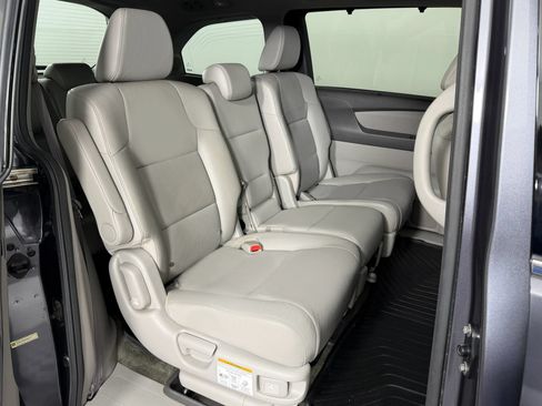 Used 2016 Honda Odyssey Touring image 38