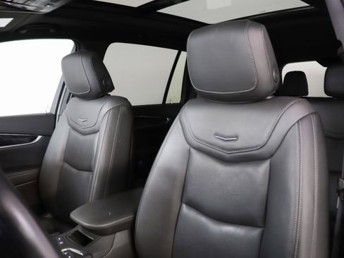 Used 2024 Cadillac XT6 Premium Luxury w/ Technology Package AWD/4WD image 16