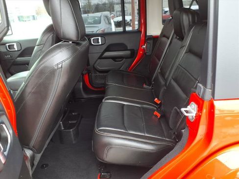 Used 2018 Jeep Wrangler Unlimited Sahara image 11