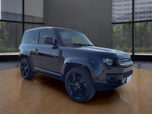 Used 2024 Land Rover Defender 90 X-Dynamic SE image 2