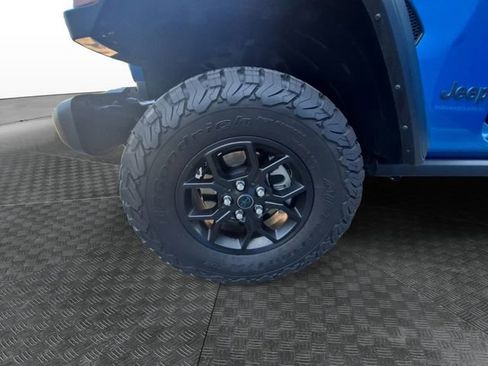 Used 2024 Jeep Wrangler Unlimited AWD/4WD image 13