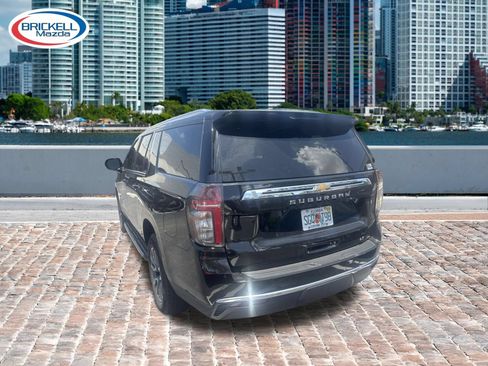 Used 2024 Chevrolet Suburban LT RWD image 7