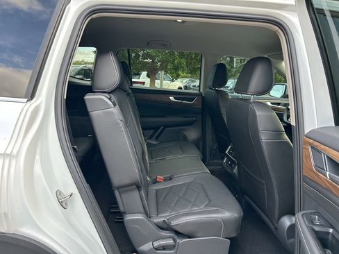 New 2026 Volkswagen Atlas SE image 44