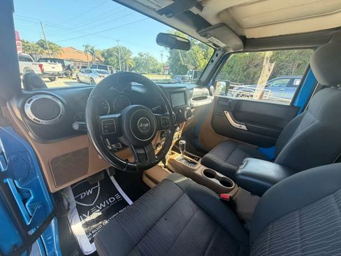 Used 2011 Jeep Wrangler Sahara AWD/4WD image 7
