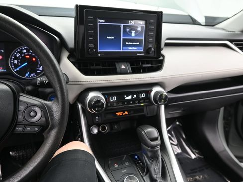 Used 2022 Toyota RAV4 XLE AWD/4WD image 19