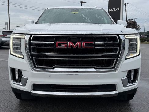 Used 2023 GMC Yukon SLT AWD/4WD image 2