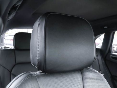 Used 2023 Porsche Macan AWD/4WD image 33