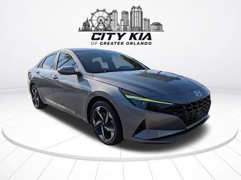 Used 2023 Hyundai Elantra SEL w/ Convenience Package FWD image 9