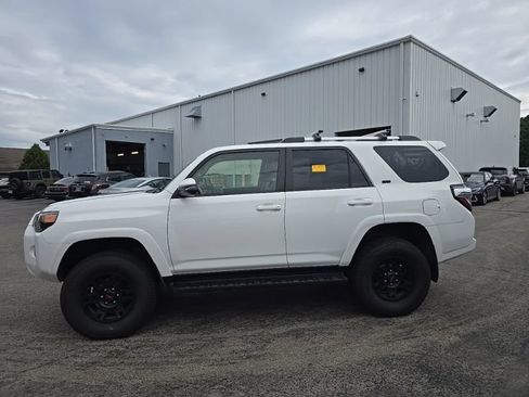 Used 2019 Toyota 4Runner SR5 Premium AWD/4WD image 4
