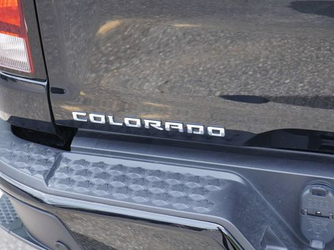 Used 2023 Chevrolet Colorado Z71 w/ Z71 Convenience Package 2 AWD/4WD image 7