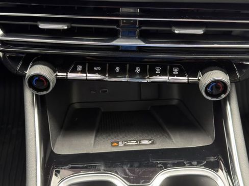 New 2026 Chevrolet Traverse LT w/ Midnight/Sport Edition image 14