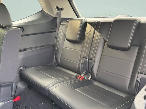 Used 2023 Volkswagen Atlas SE w/ Panoramic Sunroof Package image 32