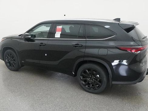 New 2026 Toyota Highlander Limited image 4