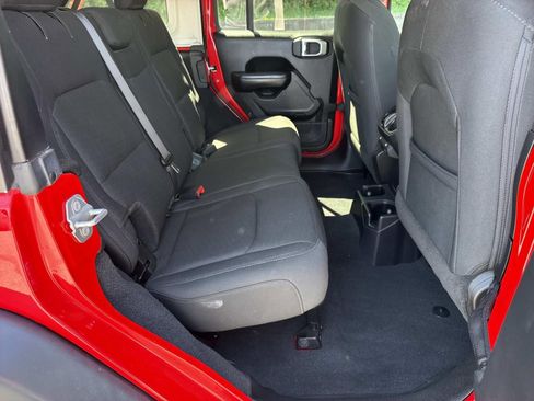 Used 2018 Jeep Wrangler Unlimited Sport S AWD/4WD image 25