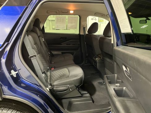 Used 2025 Nissan Pathfinder SV image 28