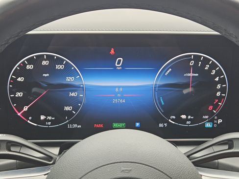 Used 2025 Mercedes-Benz GLC 350e 4MATIC image 12