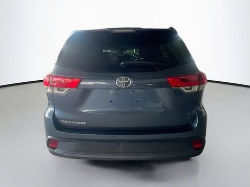 Used 2019 Toyota Highlander LE FWD image 7