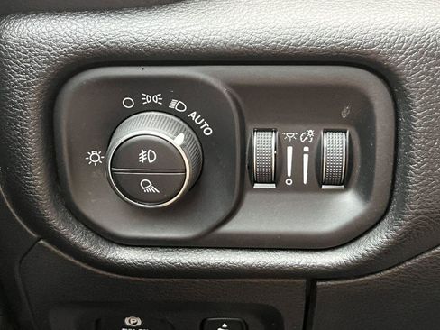 Used 2020 RAM 1500 Laramie RWD image 25