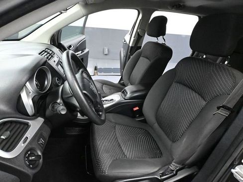 Used 2018 Dodge Journey SE image 21