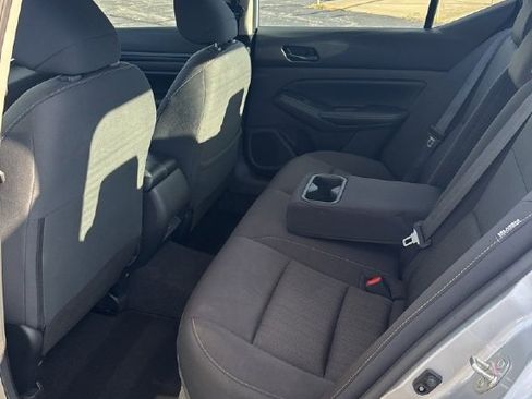 Used 2024 Nissan Altima 2.5 SV image 15