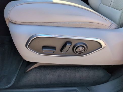 New 2024 Jeep Wagoneer 4WD w/ Premium Group I image 20