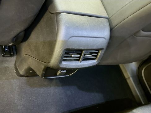 Used 2018 Chevrolet Equinox LT AWD/4WD image 27