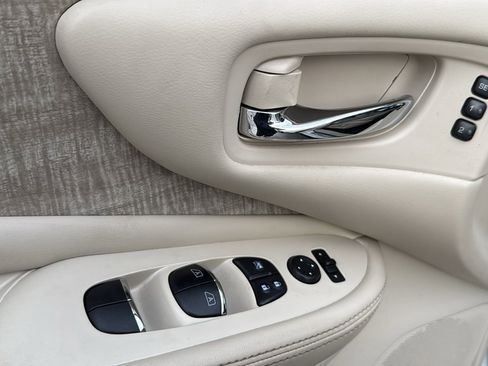 Used 2019 Nissan Murano SL w/ Cargo Package image 12