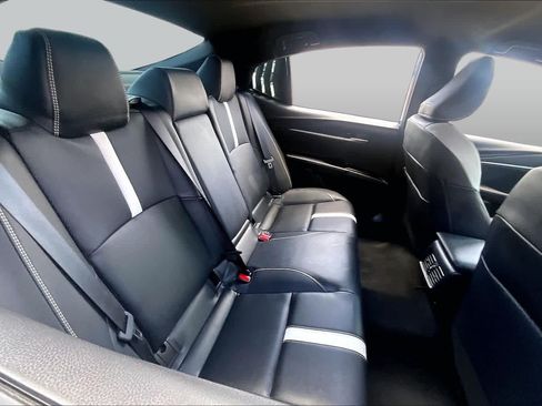 Used 2025 Toyota Camry SE w/ Convenience Package FWD image 18