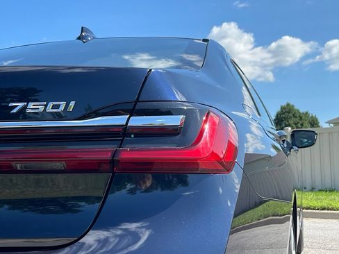Used 2020 BMW 750i xDrive w/ Executive Package AWD/4WD image 12